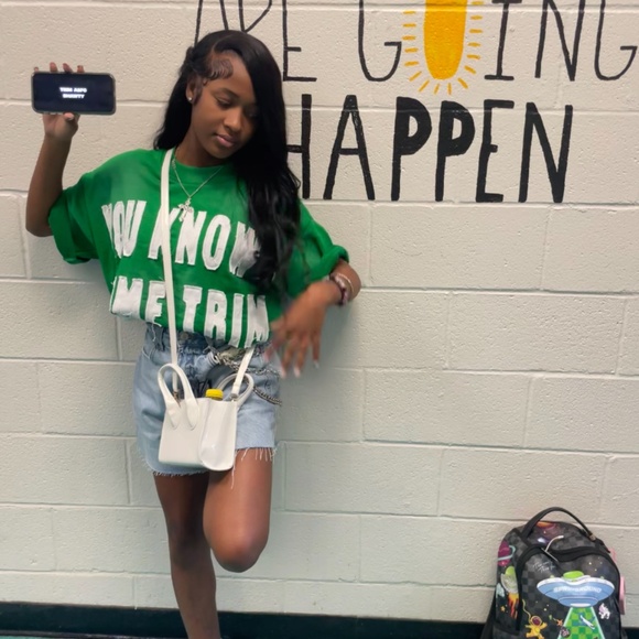 you know i come trim tee - Picture 3 of 3